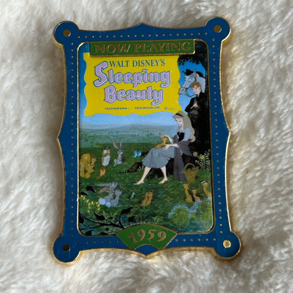 2001 Disney Snow White Pin